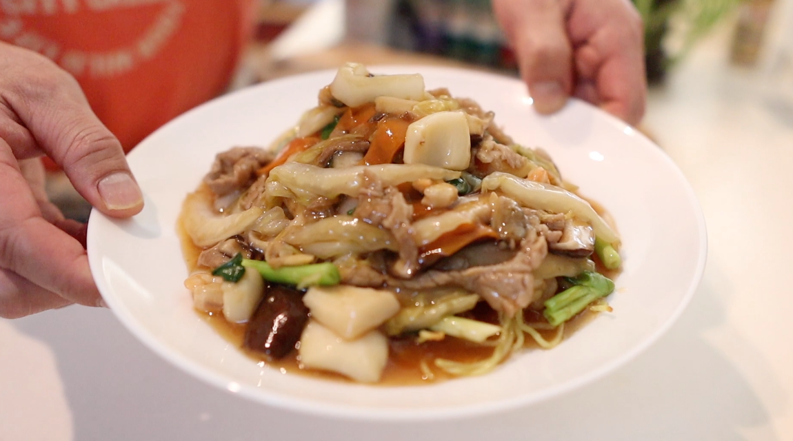 五目あんかけ焼きそばの完成
