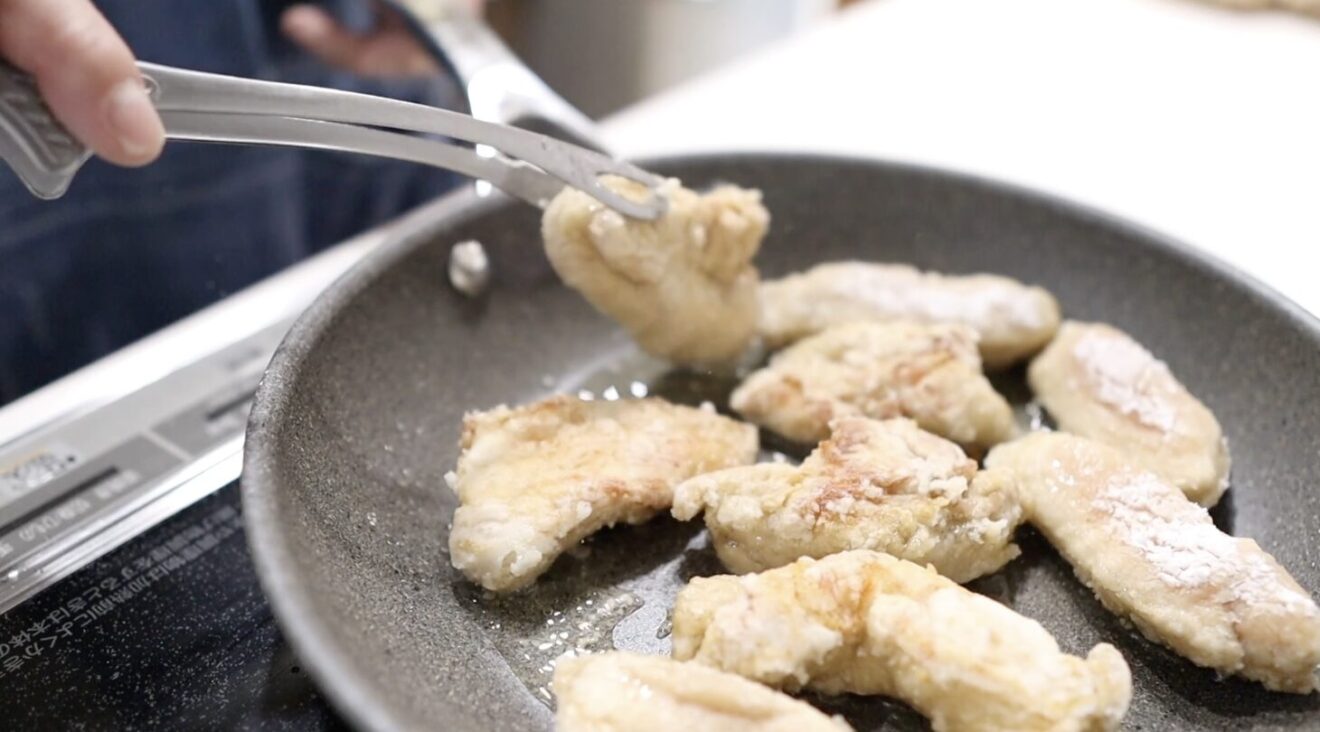 揚げ焼き完成の鶏むね肉