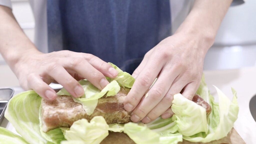 キャベツ豚バラ蒸し キャベツで豚バラを包む