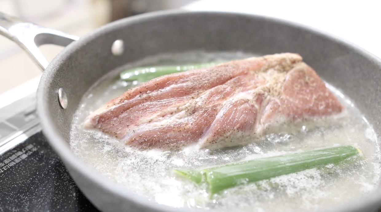 冷豚 青ネギを入れる