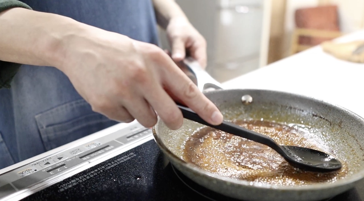 煮豚 煮汁を煮詰めてタレにする