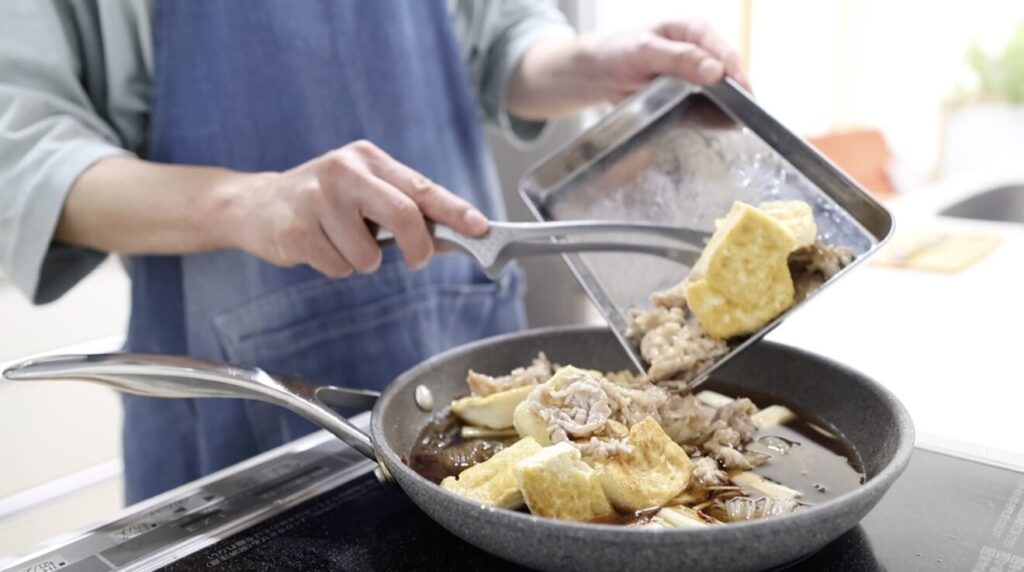 肉豆腐 肉と豆腐を戻して10分煮る